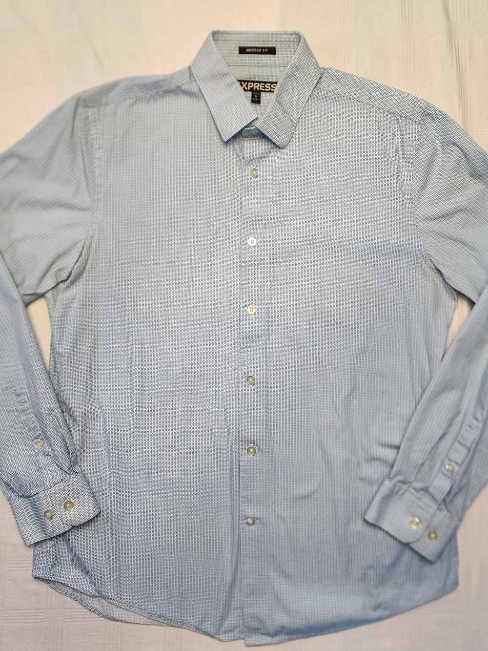 Express Men's 1MX Modern Fit Dress Shirt Medium 15-15.5 Light Blue Geometric